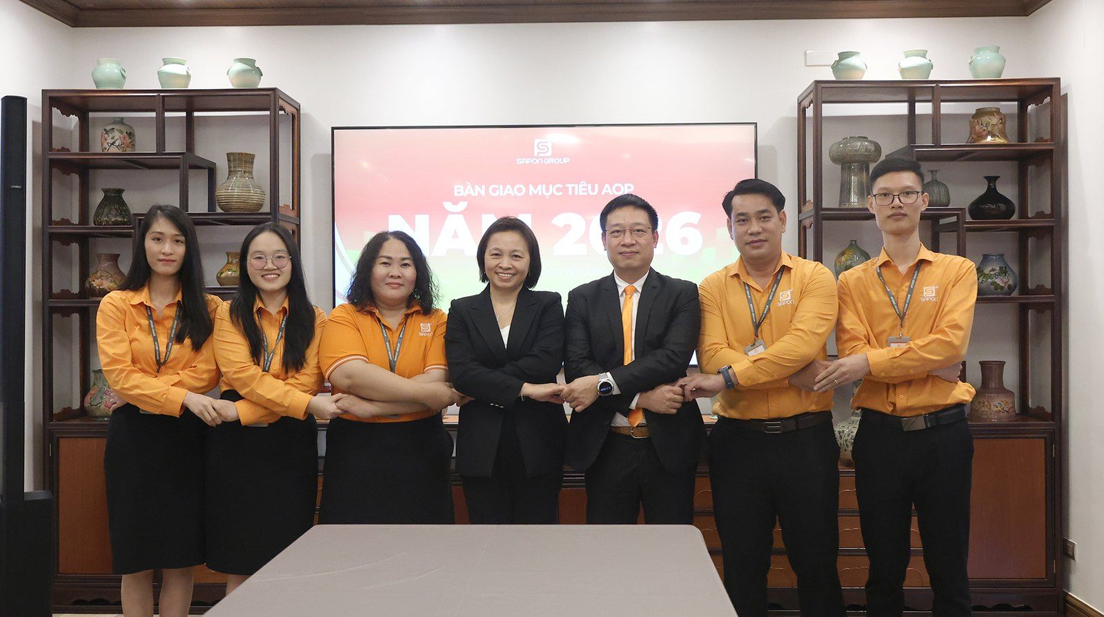 Đội ngũ SAPON GROUP trong buổi bàn giao mục tiêu AOP năm 2026